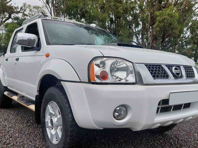 Nissan Hardbody NP300 Manual Pickup Rental in Mauritius | Liberta Car Rental