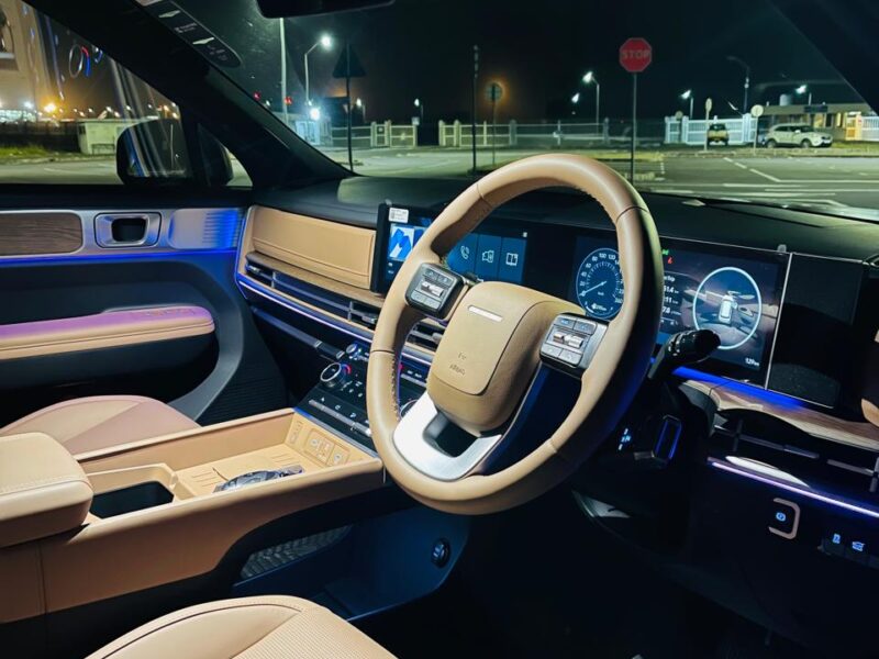 Discover Mauritius in Comfort: Rent the Luxury 7-Seater Hyundai Santa Fe Hybrid