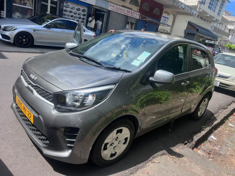 Rose Hill Car Rental: Cruise Mauritius in a Kia Picanto Automatic 🚗✨