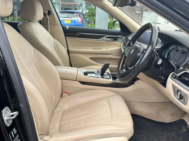 Luxury BMW SERIES 7 740LI Rental in Mauritius