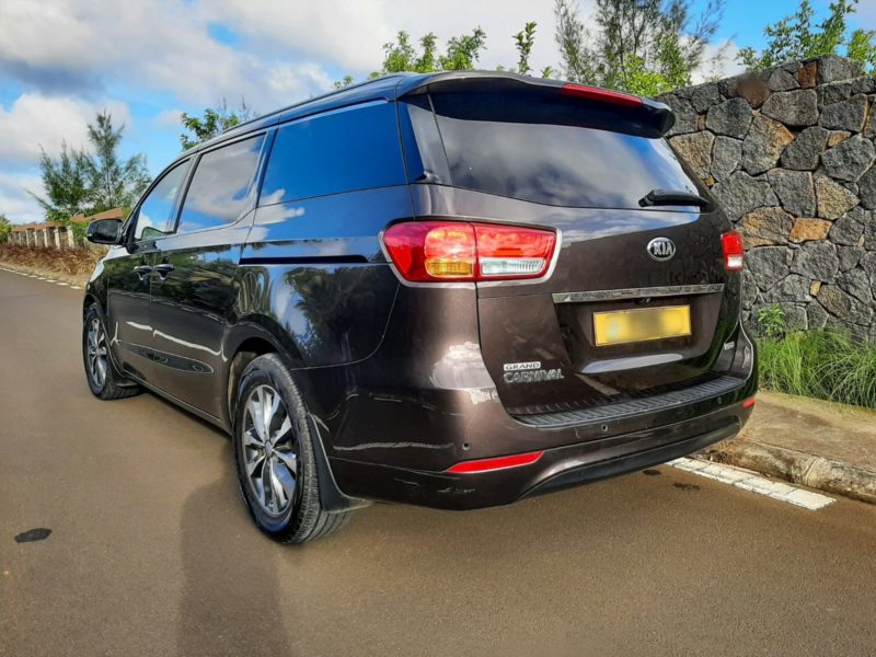 Kia Carnival 7-Seater Rental Mauritius