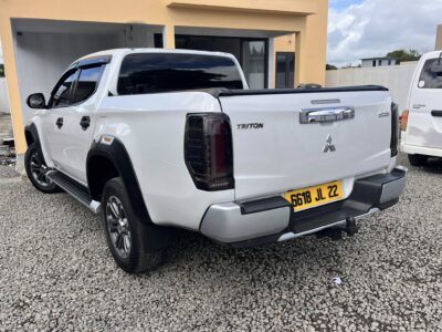 4x4 Rental Mauritius: Mitsubishi Triton