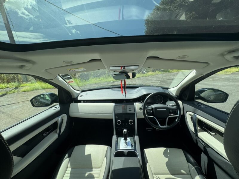 Luxury Cars to Rent in Mauritius | Land Rover Discovery P300