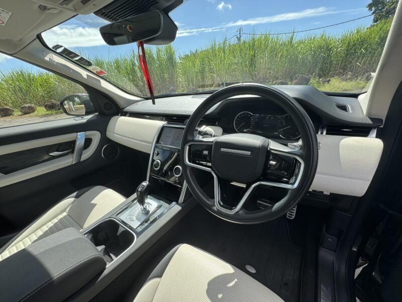 Luxury Cars to Rent in Mauritius | Land Rover Discovery P300