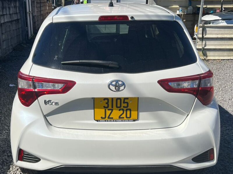 Mauritius car rental services at Just Rs 1,500 (30 EUR)! 🌴