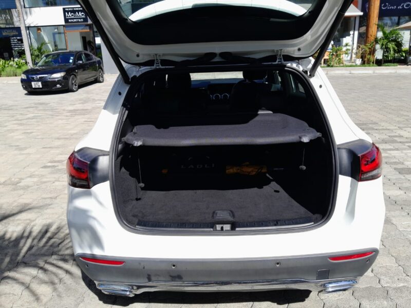 Experience Excellence with the Mercedes GLA180