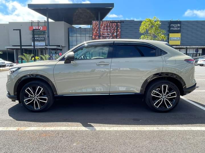 Car Rental in Mauritius with No Deposit β Honda Vezel New Shape 2023