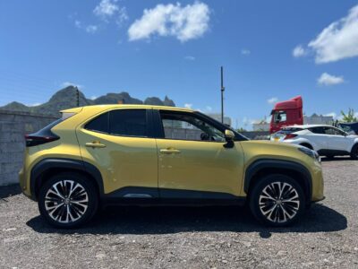 Mauritius Rent a Car: Toyota Yaris Cross Hybrid 1500cc Automatic Crossover
