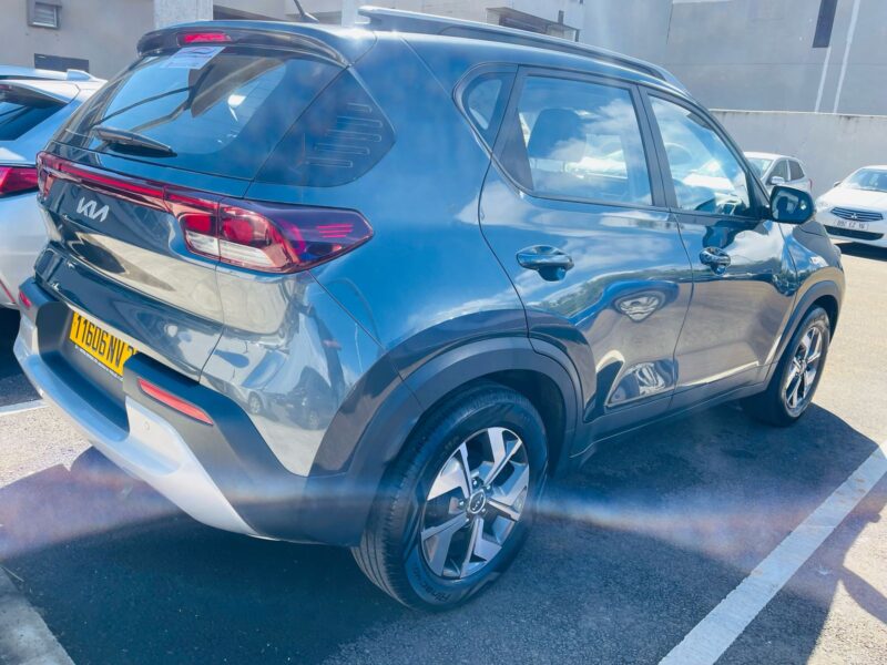 Mauritius Car Rental Airport: Kia Sonet for a Seamless Journey