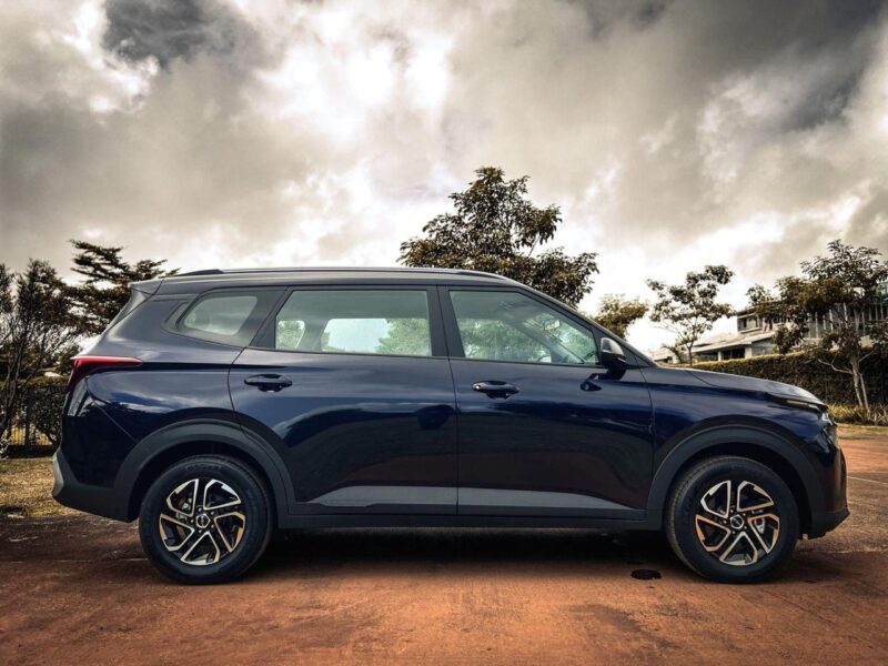 Car for Rental in Mauritius | Kia Carens 7-Seater Family MPV