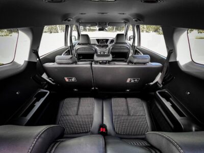 Car for Rental in Mauritius | Kia Carens 7-Seater Family MPV