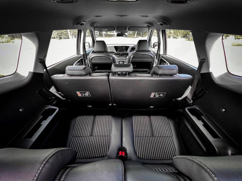 Car for Rental in Mauritius | Kia Carens 7-Seater Family MPV