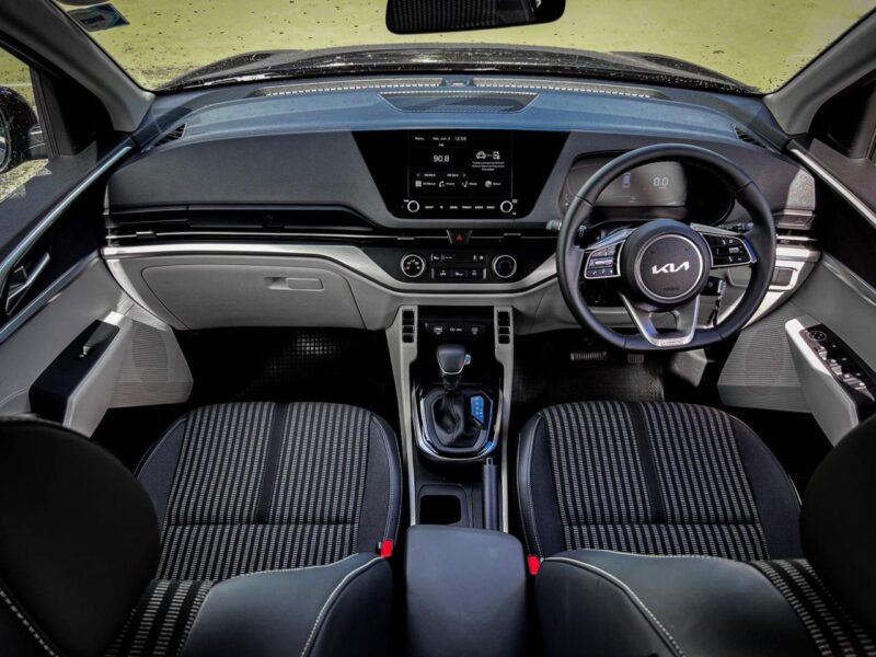 Car for Rental in Mauritius | Kia Carens 7-Seater Family MPV