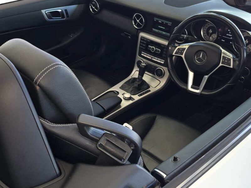 Peer to Peer Car Rental Mauritius – Mercedes‑Benz SLK200 Convertible Roadster