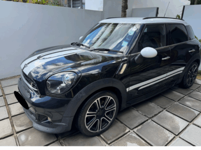 P2P Car Rental Mauritius – MINI Cooper Countryman S (Manual)