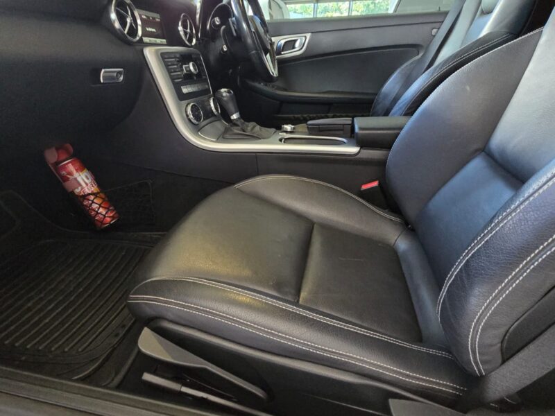 Peer to Peer Car Rental Mauritius – Mercedes‑Benz SLK200 Convertible Roadster