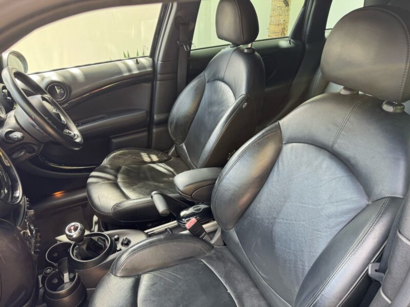 P2P Car Rental Mauritius – MINI Cooper Countryman S (Manual)