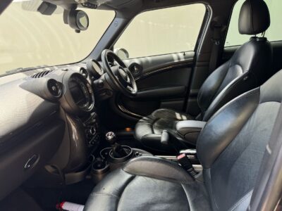 P2P Car Rental Mauritius – MINI Cooper Countryman S (Manual)