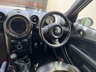 P2P Car Rental Mauritius – MINI Cooper Countryman S (Manual)