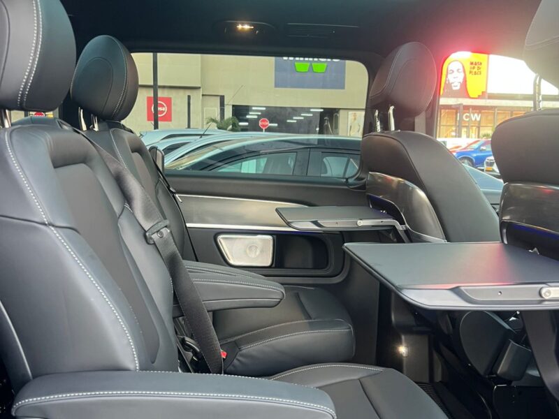 Mercedes V-Class at Mauritius airport for VIP pickup service.